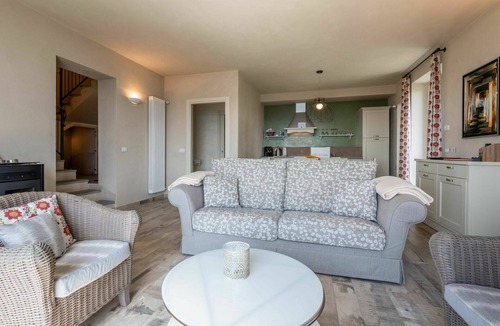 Costigliole d'Asti House | Lovely apartment in villa for 5 guests with pool, WIFI, A/C, TV, patio and panoramic view