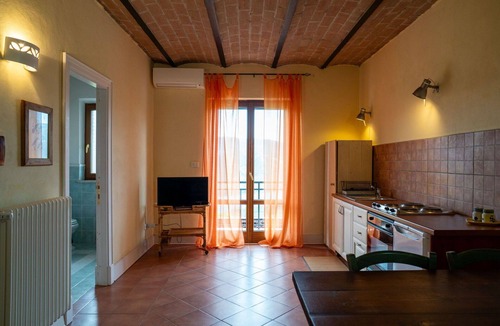 Villa Santa Maria Apartment | Lovely apartment for 4 guests with WIFI, pool, A/C, TV, balcony and pets allowed
