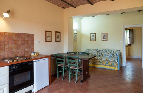 Villa Santa Maria Apartment | Lovely apartment for 4 guests with WIFI, pool, A/C, TV, balcony and pets allowed