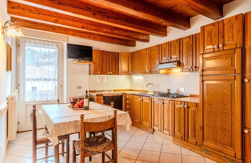 Taio Apartment | Lovely apartment for 3 guests with WIFI, TV, patio and pets allowed