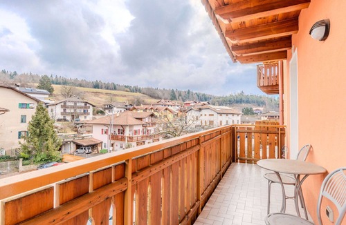 Taio Apartment | Lovely apartment for 3 guests with WIFI, TV, patio and pets allowed