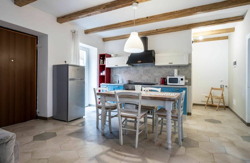 Omegna Apartment | Lovely apartment for 4 people with WIFI, TV, terrace and pets allowed