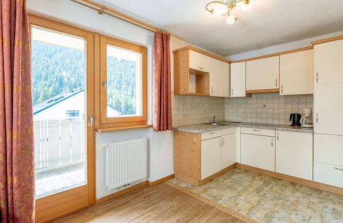 Solda Apartment | Lovely apartment for 6 guests with WIFI, TV, terrace, pets allowed and panoramic view