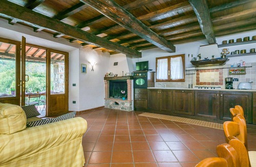 Montieri Apartment | Lovely apartment for 5 people with WIFI, TV, terrace and pets allowed