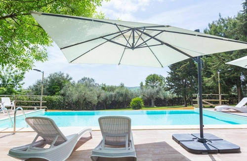 Casalbordino House | Lovely apartment in villa for 6 guests with WIFI, pool, TV and terrace
