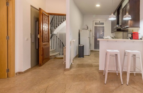 Barrio del Carmen Apartment | LOVELY APARTMENT SERRANOS TOWERS