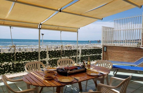 Nettuno Apartment | Lovely apartment with private beach access