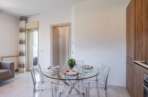 Aci Trezza Apartment | Lovely Flat with Balcony and Private Parking