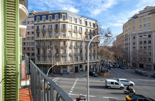La Sagrada Familia Apartment | Luxe Sagrada Familia 1BR w/Balcony, Recently Renovated, by Blueground