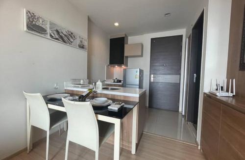 Yan Nawa Apartment | Luxurious Downtown River View chao phraya river