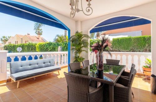 Valverde Alto Villa | Luxurious Villa with communal Pool near the sea