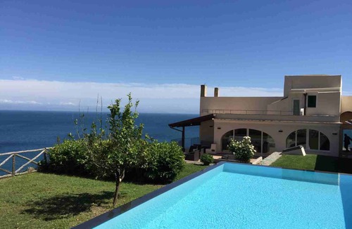 Amalfi Villa | Luxury Amalfi villa rental with amazing views