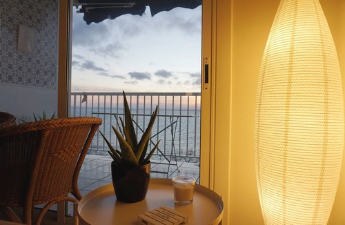 Almadraba-Canyelles Apartment | Luxury apartment by the sea with stunning views!