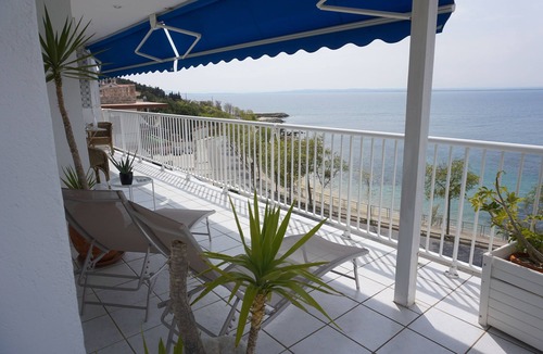 Almadraba-Canyelles Apartment | Luxury apartment by the sea with stunning views!