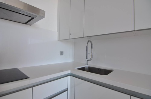 Roses Town Center Apartment | Luxury Apartment on the Beach in Roses, Costa Brava! 2 Bedrooms, Sea Views, Free Wi-Fi. Book now!