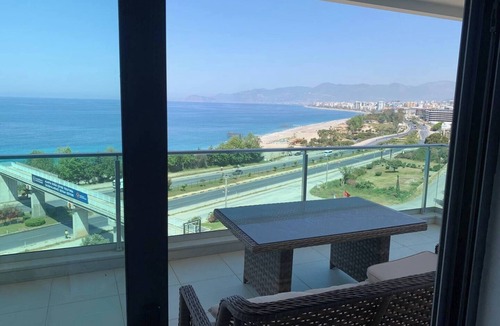Kargicak Apartment | Luxury penthouse with amazing sea view first rownn