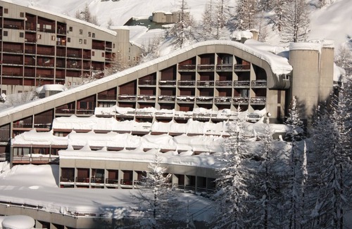Cervinia Apartment | Luxury three-room apartment in Cervinia SCI and SAUNA, facing ski slopes.