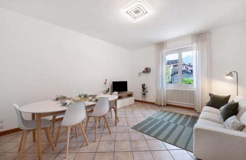 Mandello del Lario Apartment | Maddy' s House