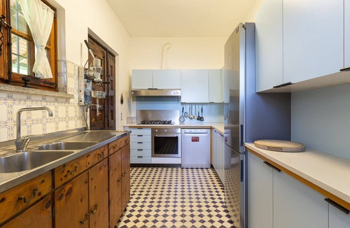 Ispra Villa | Magical villa perched on the water's edge! Villa Cinderella 5 BEDROOMS 10 PAX