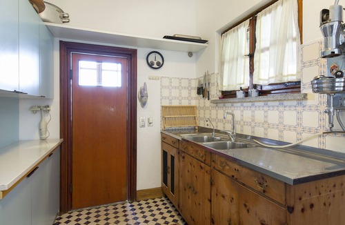 Ispra Villa | Magical villa perched on the water's edge! Villa Cinderella 5 BEDROOMS 10 PAX