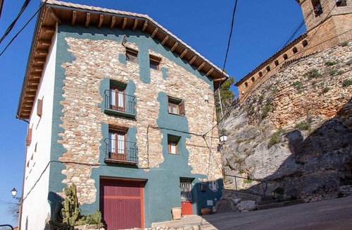 Benabarre House | Majestic holiday home in Benabarre with balcony