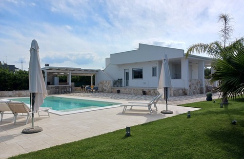 Conversano Villa | Malia Holiday Villa 5 km from Polignano a Mare