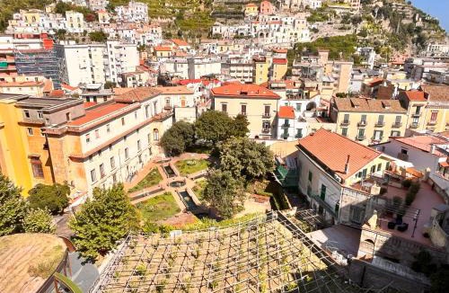 Maiori Apartment | Mansarda Oblique