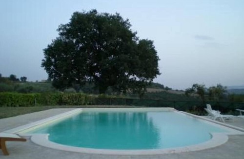 Loreto House | Mansion - TODIHouse with character Panoramic views over the Tiber valley and TODI