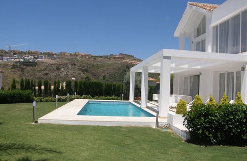 New Golden Mile Villa | Marbella Modern Luxury Villa w/Sea View Only Minutes to Golf Course & Beaches