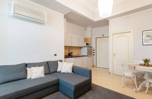 Rione IV Campo Marzio Apartment | Marescalchi Belli Palace - your Suite near the Spanish Steps