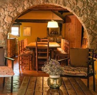 Canyelles Villa | Masía Cal Simó - Casa rural con piscina, cerca de Sitges, para celebraciones y eventos