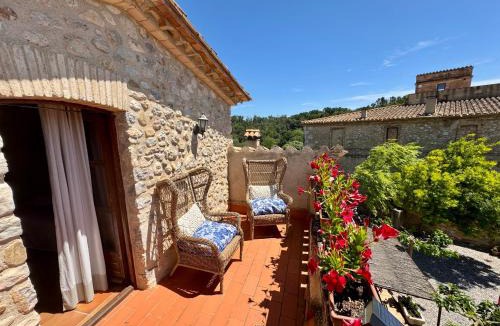 Avinyonet de Puigventos Bed & Breakfast | Mas Camins