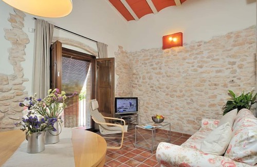 Banyeres del Penedes Cottage | Masia Casa Roja for 5 people