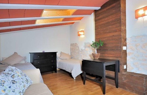 Banyeres del Penedes Cottage | Masia Casa Roja for 5 people