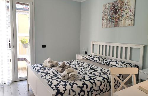 Crescenzago Apartment | Matthias Home - Milan - modern and cozy flat, close to the metro - 15 min from Central Station, close to San Raffaele