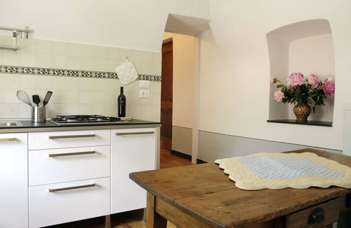 Castelbianco Apartment | Medieval house in the countryside; 20 km from Alassio' beach