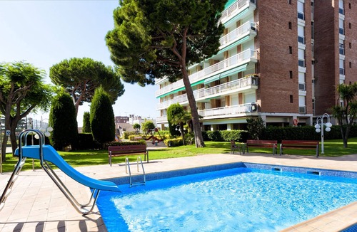 Sant Vicenc de Montalt Apartment | MEDITERRANI - Apartment 5 minutes from the beach, with pool, tennis, football, basketball.