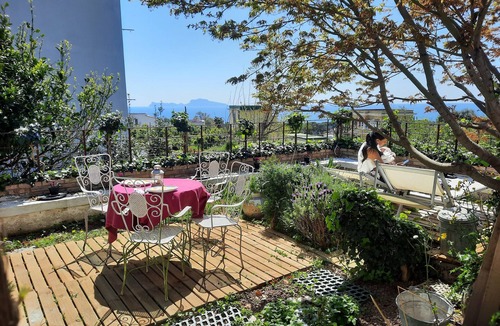 Posillipo House | MEDITERRANEAN OASIS Big Loft in Villa -Garden Free Park Free WIFI 15min center!