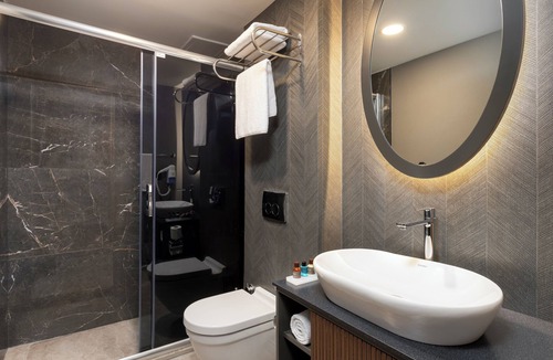 Pendik Hotel | Miracle Istanbul Asia Airport Hotel & Spa