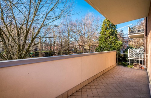 Buon Pastore-Sant'Agnese-San Damaso Apartment | Modena City Lux near Policlinico