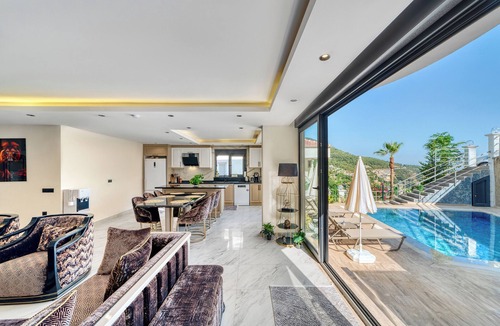 Alanya Villa | Modern 4-bedroom villa Private pool - 10 min from Kleopatra beach