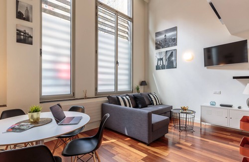 la Vila de Gracia Apartment | Modern and Trendy Duplex next to Paseo de Gracia