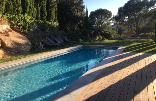 Begur Villa | Modern cosy villa near beaches and village of Begur. Calm and green surrounding