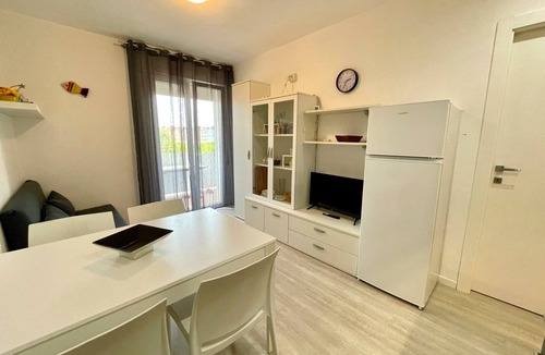 Porto Santa Margherita Apartment | Modern apartment with balcony