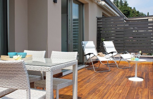 Toscolano Maderno Apartment | Modern style apartment limonaia, with magnificent views of the lake and a large swimming pool