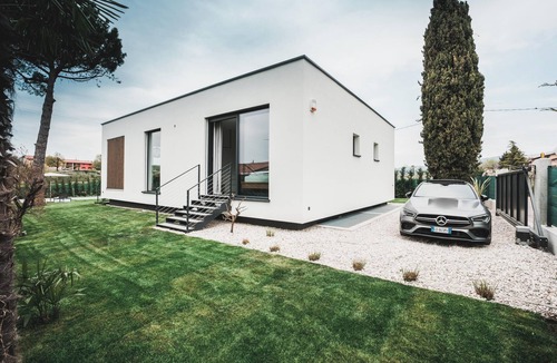 Bardolino House | Modern Villa "Montelino Boutiquehouse " with Pool, Wi-Fi, Air Conditioning & Terrace