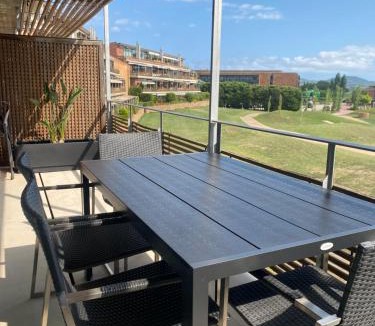Torroella de Montgri Apartment | Moderno apartamento en Empordà Golf