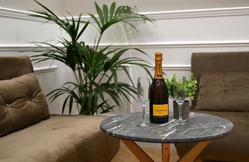 Tivoli House | Mom Apartment Rooms&Suites