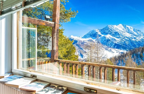 Cesana Torinese Ski Chalet | Moon Mountains Chalet/private SPA upon request/direct access to ski slopes
