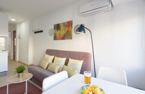 La Malagueta Apartment | MP7 Renovated apartment right on the beach 700 meters away from Old Town